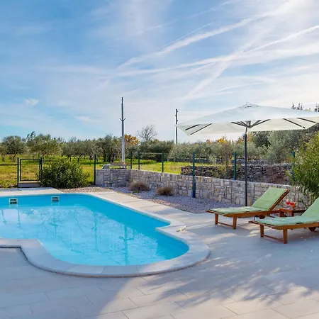 Bajadera Villa *