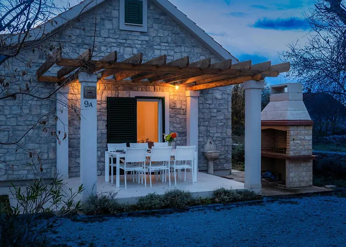 Bajadera Villa Puljane