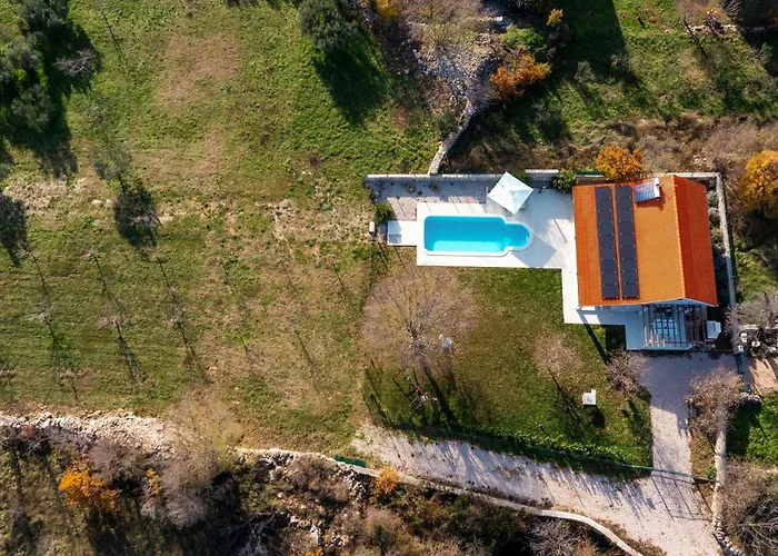 Bajadera Villa Puljane